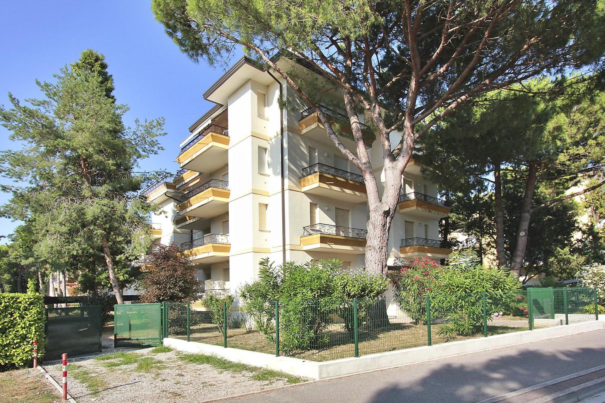 Residenza Ibsen Apartman Lignano Sabbiadoro Kültér fotó