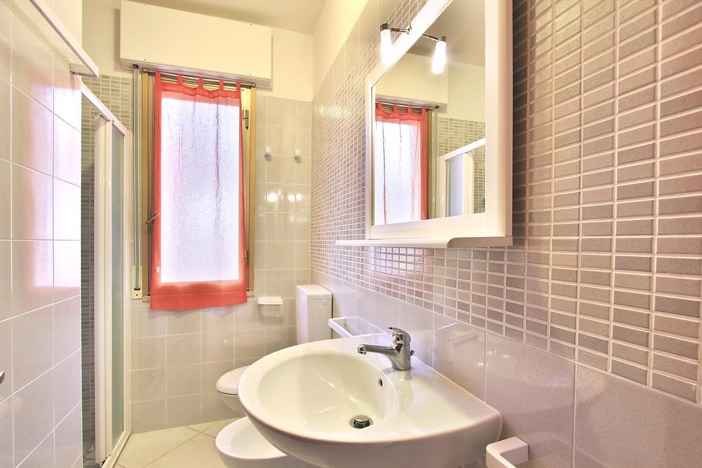 Residenza Ibsen Apartman Lignano Sabbiadoro Szoba fotó